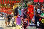 Choáng ngợp phố Hàng Mã ngập tràn sắc màu ‘ma mị’ đón Halloween