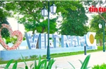 Trái tim gốm sứ gắn kết ba miền xuất hiện giữa lòng Hà Nội