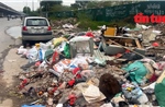 Đường Nguyễn Xiển thành &#39;bãi rác&#39; tự phát