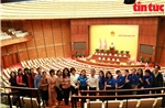 Báo Tin tức và Dân tộc tham quan tòa nhà Quốc hội, tìm hiểu lịch sử Quốc hội Việt Nam