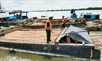 Tạm giữ 3 phương tiện thủy vận chuyển cát trái phép trên sông Đồng Nai