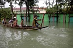Lũ lụt tại Bangladesh: Hơn 5.000 trường học bị ngập và 3,5 triệu trẻ em không có nước sạch uống 