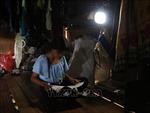 Đồng bào Ca Dong vùng cao Quảng Ngãi mong ánh sáng điện lưới quốc gia