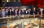 Chủ tịch Quốc hội Vương Đình Huệ thăm Bảo tàng quốc gia Australia