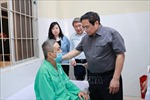 Thủ tướng thăm cơ sở y tế và trẻ em mồ côi tại Khánh Hoà