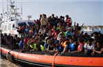 Giải cứu 45 người di cư ở ngoài khơi Sicily