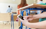 Ontario cấm sử dụng điện thoại di động và thuốc lá điện tử trong trường học
