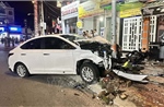 Xe ô tô tông liên hoàn khiến 2 người tử vong, 5 người bị thương ​