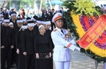Xúc động hình ảnh vợ, con và gia đình trước linh cữu Tổng Bí thư Nguyễn Phú Trọng
