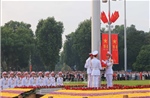 Hàng nghìn người dân tham dự Lễ Thượng cờ tại Quảng trường Ba Đình