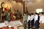 Dâng hương, hoa tưởng nhớ Chủ tịch Hồ Chí Minh