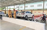 Phát hiện ô tô chở 6.500 bao thuốc lá nghi nhập lậu