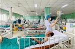 Ăn mắm cá chua tự làm, hai bố con nghi ngộ độc Botulinum
