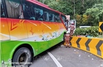 Xe buýt chở du khách Việt Nam gặp nạn tại Malaysia: Toàn bộ hành khách đều an toàn