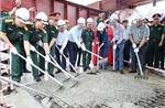 Hợp long cầu Phong Châu mới trên Quốc lộ 32C