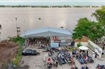 Nguy cơ thất thu hàng chục tỷ đồng do chậm đấu giá bến phà Cồn Khương