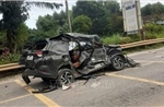 Xe đầu kéo va chạm ô tô con làm 4 người thương vong