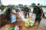 Hỗ trợ, ứng cứu người dân khỏi các vùng ngập lụt