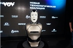 Nga &#39;trình làng&#39; robot AI hình người đầu tiên