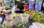 Thị trường hoa tươi sôi động dịp 8/3, hoa hồng tăng giá mạnh