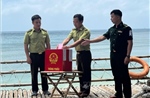 Đưa thùng phiếu vượt biển đến với kiểm lâm giữ đảo rùa