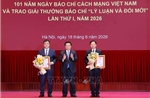 Báo chí là cầu nối bền chặt giữa ý Đảng với lòng dân​