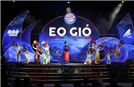 Hàng nghìn người tham dự đại nhạc hội 'Eo Gió - Vũ điệu biển xanh'