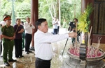 Thường trực Ban Bí thư dâng hương tại Khu di tích Ngã ba Đồng Lộc