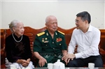 Thủ tướng thăm gia đình chính sách tỉnh Điện Biên
