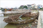 Xác tàu, thuyền hỏng bủa vây luồng tuyến Lạch Vạn (Nghệ An)