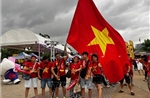 CĐV Việt Nam đến sân Rajamangala tiếp lửa cho các 'chiến binh sao vàng'