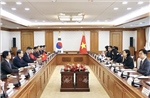 Chủ tịch Quốc hội Trần Thanh Mẫn hội kiến Thủ tướng Hàn Quốc Han Seong-sook