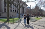 Sinh viên quốc tế tại trường Harvard sốc trước quyết định của Tổng thống Trump