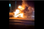 Video xe bồn chở xăng bốc cháy dữ dội ở Texas (Mỹ)