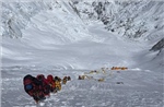 Nguyên nhân khó tin góp phần làm tan chảy sông băng trên Everest