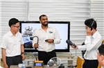 Kỹ sư của EVNHCMC được đào tạo chuẩn quốc tế về kiểm tra phóng điện cục bộ