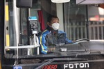 Các lái xe buýt Trung Quốc đeo vòng theo dõi cảm xúc để tránh tai nạn