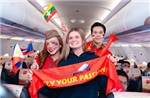 Không khí cuồng nhiệt từ mặt đất đến độ cao 10.000 m trên chuyến bay Vietjet hòa cùng ASEAN United FC