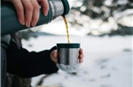 Dùng bình giữ nhiệt gỉ suốt 10 năm, người đàn ông bị nhiễm độc kim loại nặng