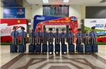 Tổ tàu SE4 Đường sắt Việt Nam trả lại gần 13 triệu đồng cho hành khách bỏ quên