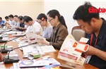 TTXVN giới thiệu các ấn phẩm chào mừng Quốc khánh 2/9 tới các nhà báo quốc tế