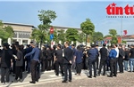 Dòng người xếp hàng vào viếng Tổng Bí thư Nguyễn Phú Trọng tại quê nhà Lại Đà 