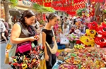 Giữ hồn Trung thu qua sắc màu tò he 