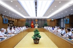 Thủ tướng Chính phủ: Bảo đảm nguồn cung thuốc, thiết bị y tế đầy đủ với giá hợp lý