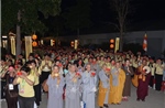 Trên 10.000 người tham gia lễ thắp nến cầu hòa bình trong khuôn khổ Đại lễ Vesak 2025
