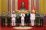 Chủ tịch nước Lương Cường trao quyết định thăng cấp bậc hàm Thượng tướng cho lãnh đạo Bộ Công an