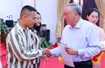 Phó Thủ tướng Thường trực Nguyễn Hòa Bình dự Lễ công bố Quyết định đặc xá tại Trại giam Phú Sơn 4