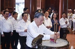 Tổng Bí thư Tô Lâm dâng hương tưởng nhớ Chủ tịch Hồ Chí Minh tại Nghệ An