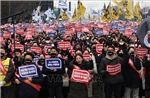 Báo giới Hàn Quốc khuyến nghị chính phủ và cộng đồng y tế nhượng bộ để giải quyết bế tắc