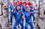  Trung Quốc đưa phi hành gia về Trái đất sau sự cố rác vũ trụ